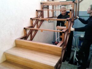 Особенности монтажа лестницы